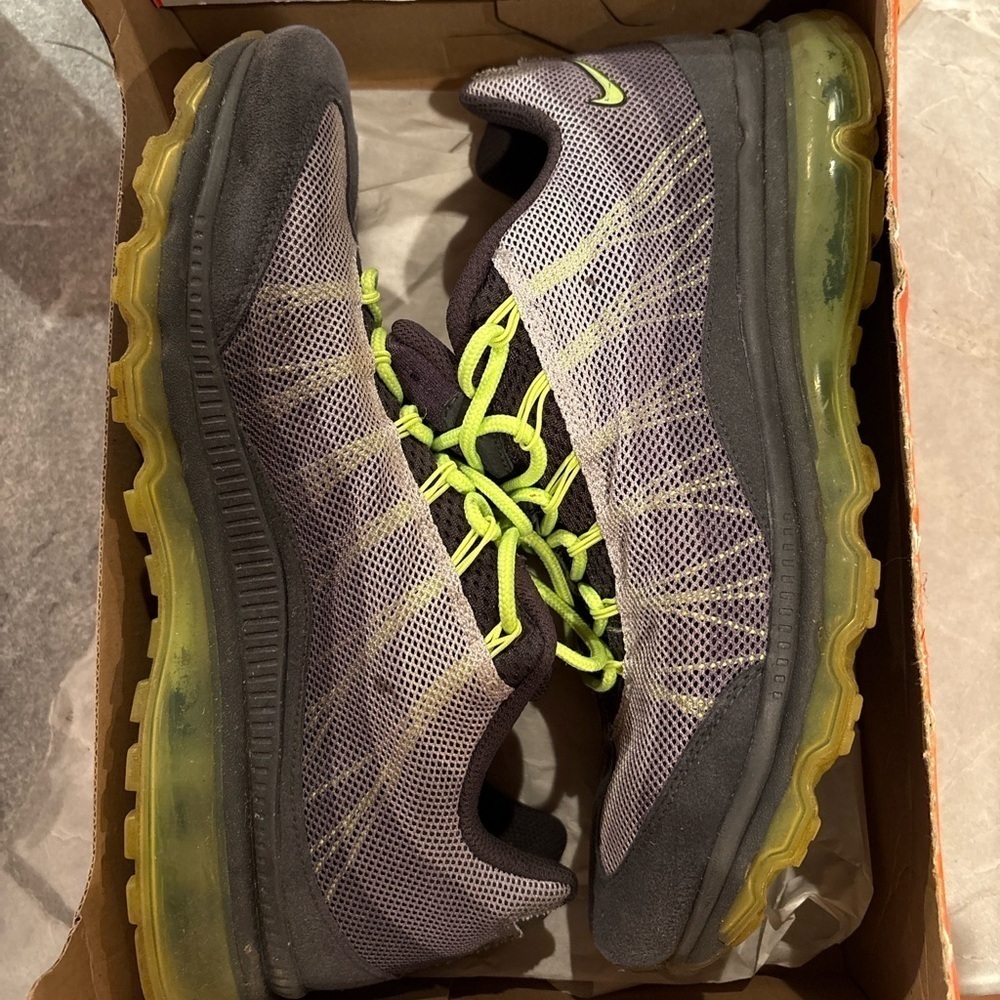 Nike Air Max 95 Dynamic Flywire Anthracite Volt Cool Grey Mens 10.5 (554715-070)